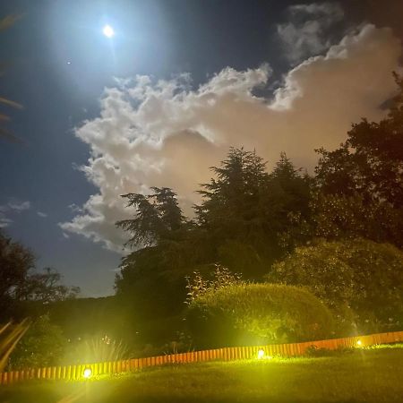 Domaine Des Tuilieres Avec Jacuzzi Apartment วาลูริส ภายนอก รูปภาพ