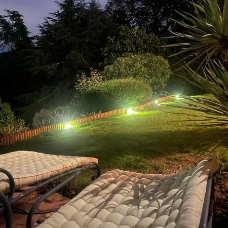 Domaine Des Tuilieres Avec Jacuzzi Apartment วาลูริส ภายนอก รูปภาพ