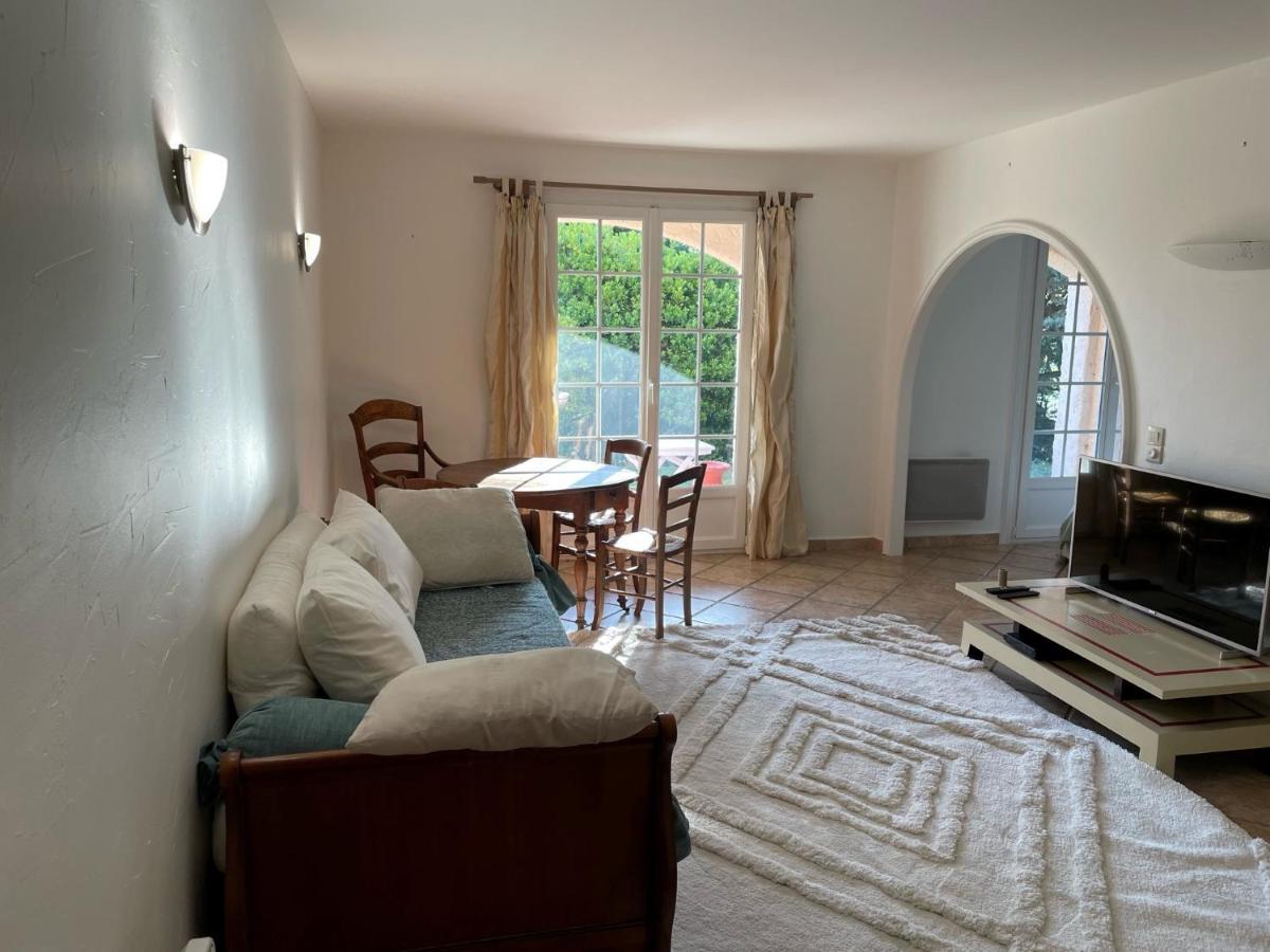 Domaine Des Tuilieres Avec Jacuzzi Apartment วาลูริส ภายนอก รูปภาพ