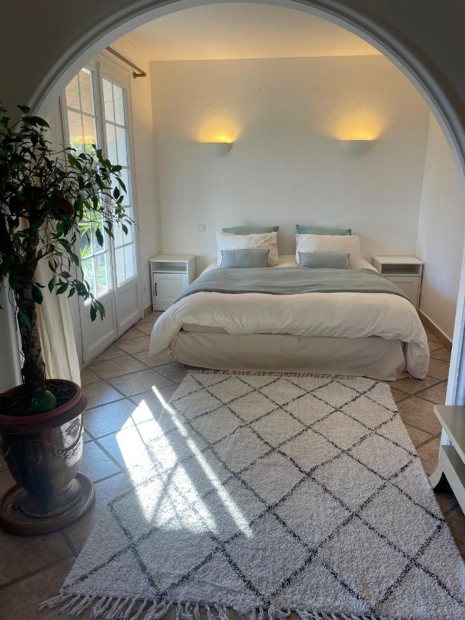 Domaine Des Tuilieres Avec Jacuzzi Apartment วาลูริส ภายนอก รูปภาพ