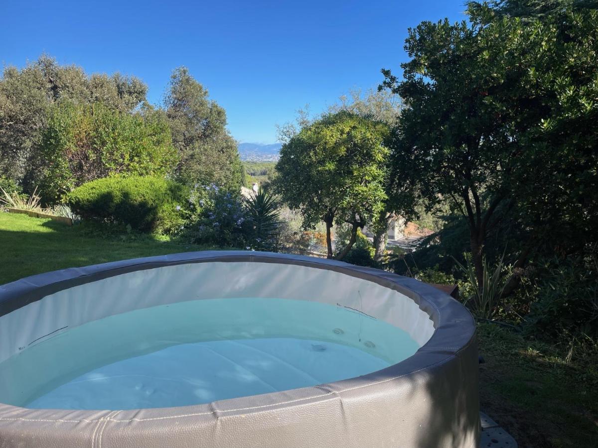 Domaine Des Tuilieres Avec Jacuzzi Apartment วาลูริส ภายนอก รูปภาพ