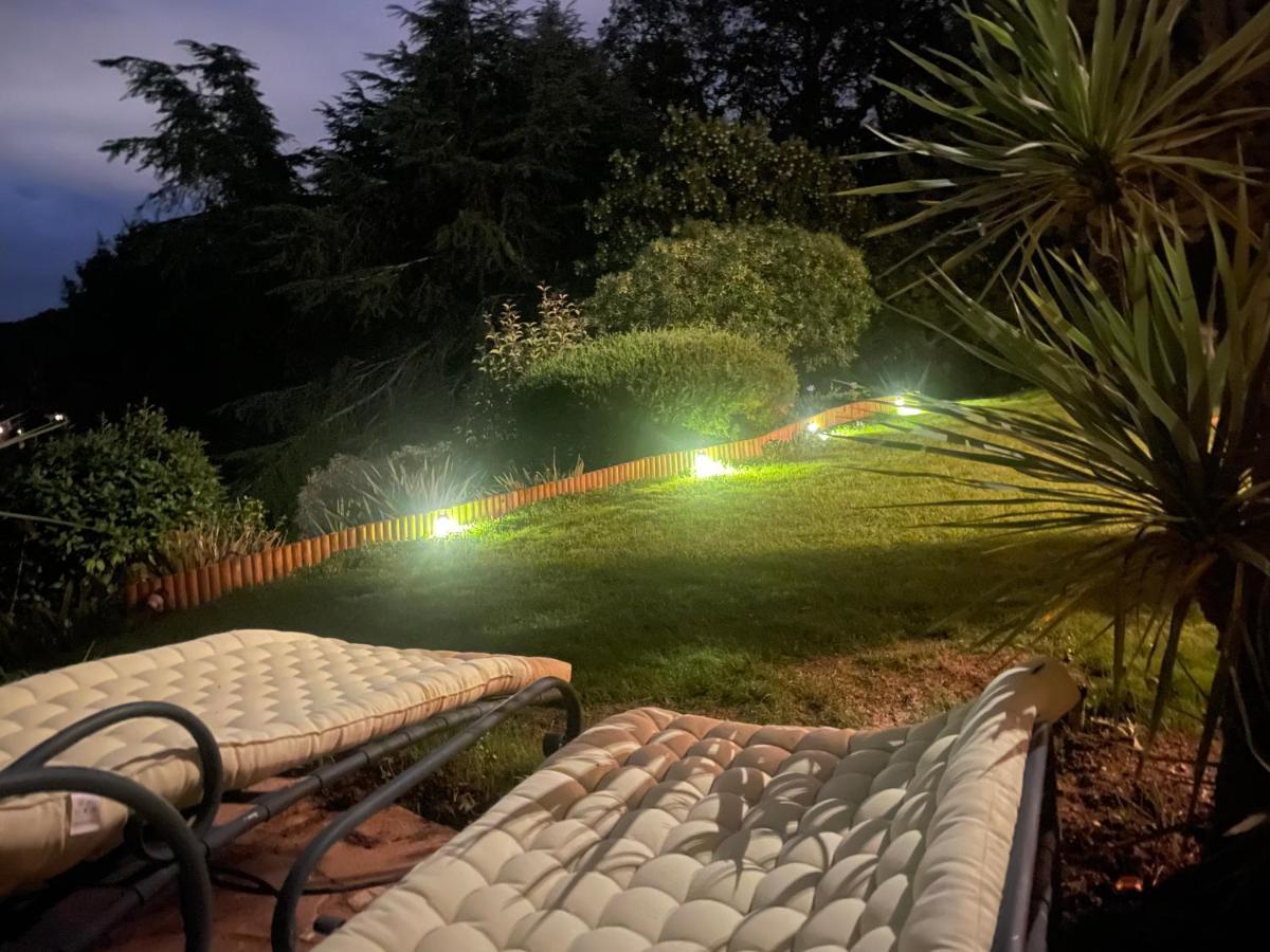 Domaine Des Tuilieres Avec Jacuzzi Apartment วาลูริส ภายนอก รูปภาพ